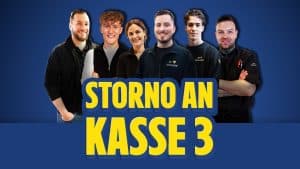 Freundliches EDEKA Seifert Team vor dem Laden, bereit für Kundenservice.